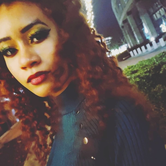 Meet your Posher, Yas - Picture 2 of 2